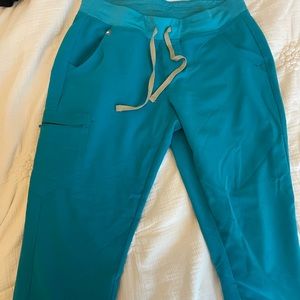 Figs scrub pants size M petite